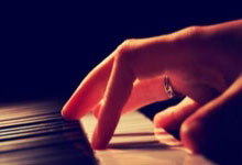 狗子28官方网站：19次传中都没找到人！桑乔此项数据位列本赛季英超第一.